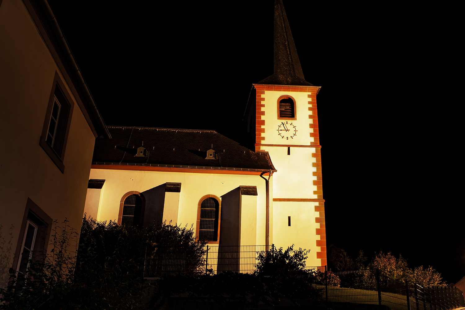 Kirche St. Margaretha, Ansicht bei Nacht
